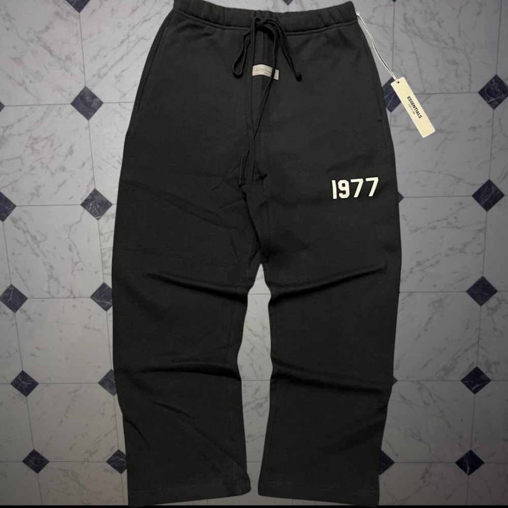 Essentials Fear of God 1977 Black Sweatpants Graphic Print NWT SIZE XS‎